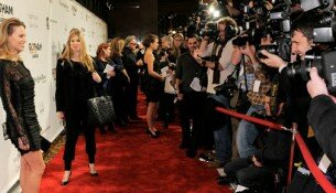 Как всучить ваш продукт в руки знаменитости?